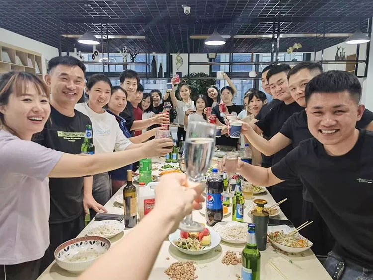 滄州智博十八周年團(tuán)建活動(dòng)--風(fēng)華歲月，感恩同行